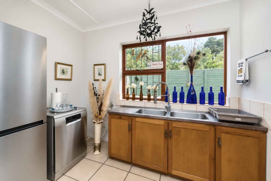 5 Bedroom Property for Sale in Fisherhaven Western Cape